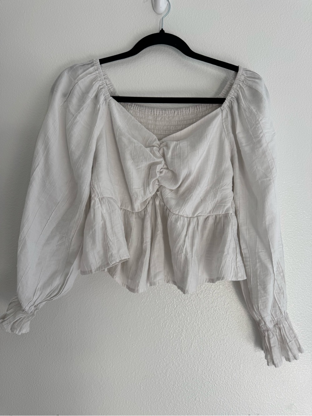 Dazy Women's Peasant Blouse with Ruffle Front size medium